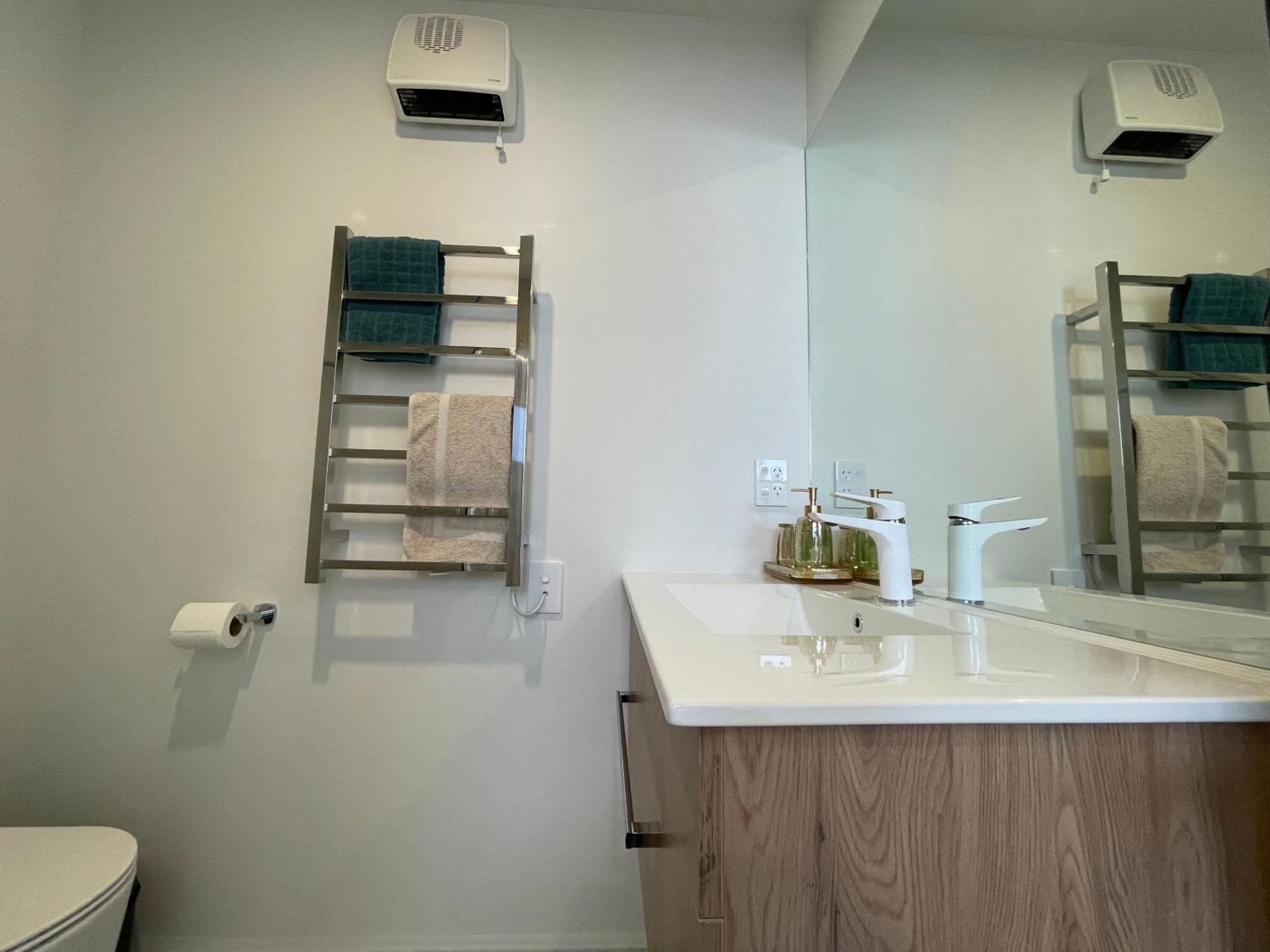 Luxury 2 Bedroom Townhouse Opposite Merivale Mall Christchurch Extérieur photo